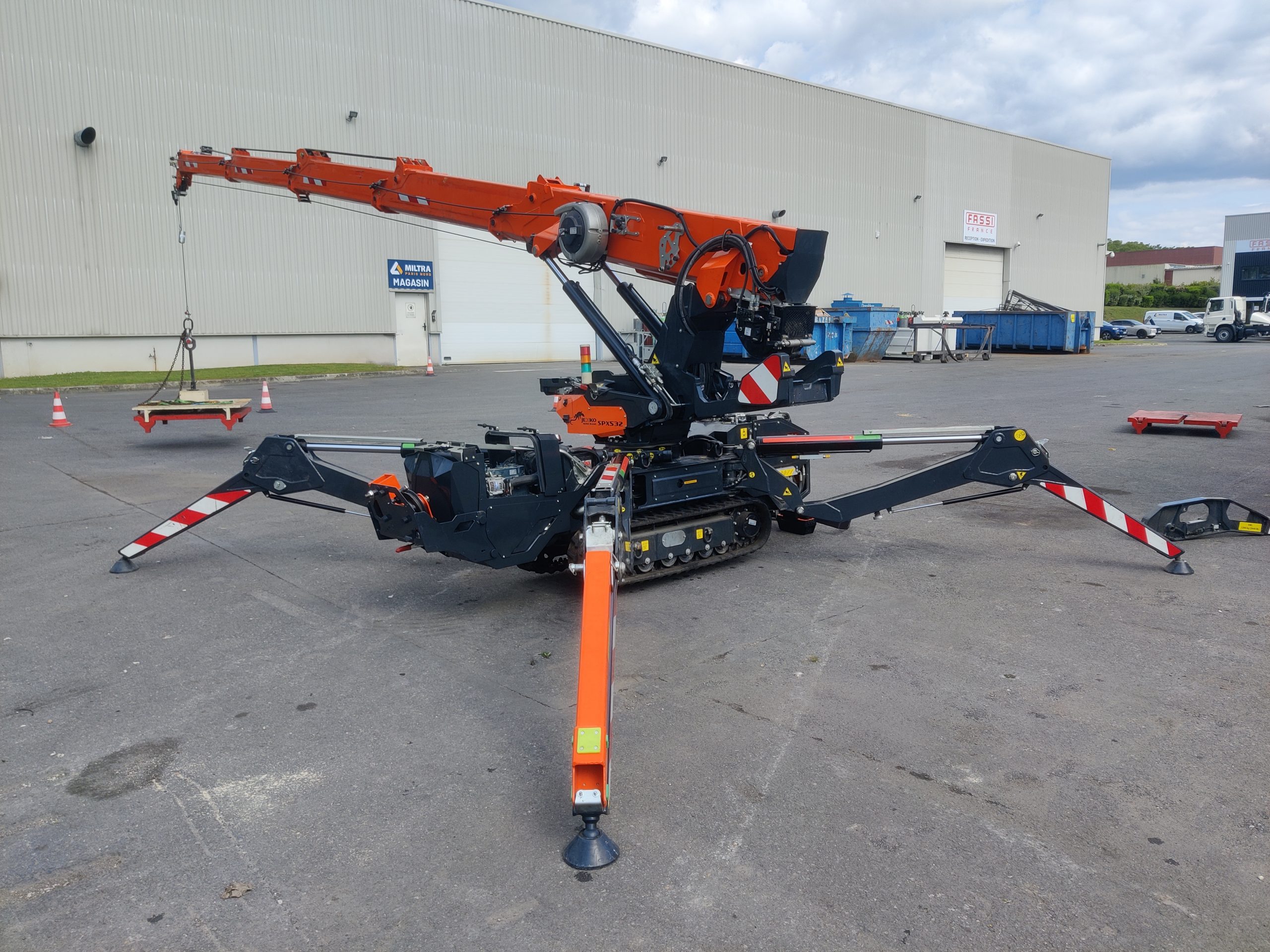 Mini grue sur chenilles Jekko